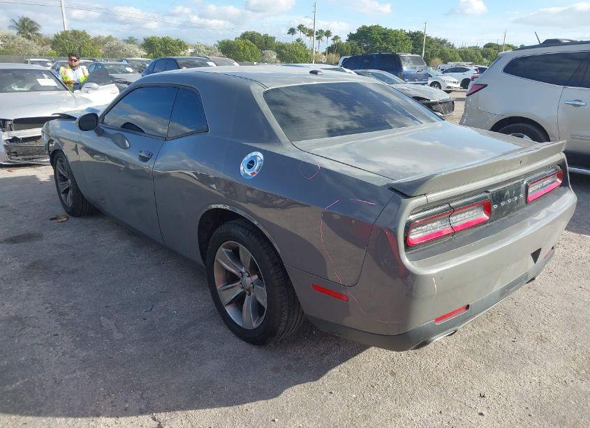 Photo 3 of 2019 Dodge Challenger SXT (VIN 2C3CDZAG1KH616276)