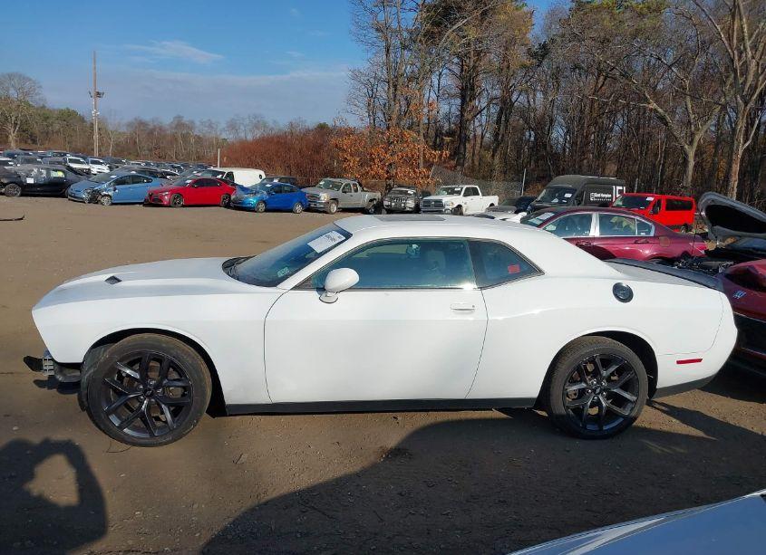 Photo 15 of 2019 Dodge Challenger SXT (VIN 2C3CDZAG1KH652520)