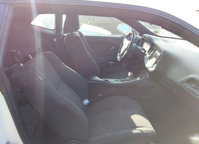Photo 5 of 2019 Dodge Challenger SXT (VIN 2C3CDZAG1KH652520)