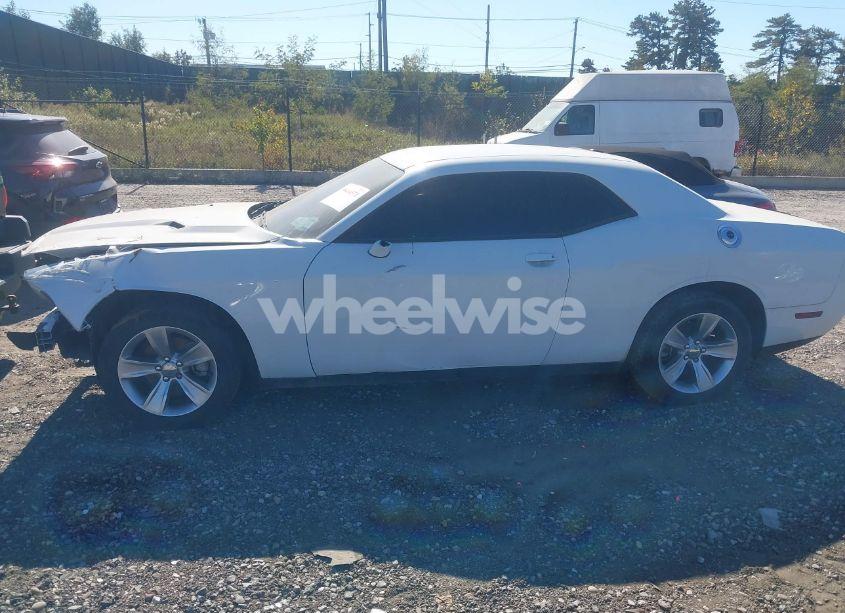 Photo 13 of 2021 Dodge Challenger SXT (VIN 2C3CDZAG1MH546880)