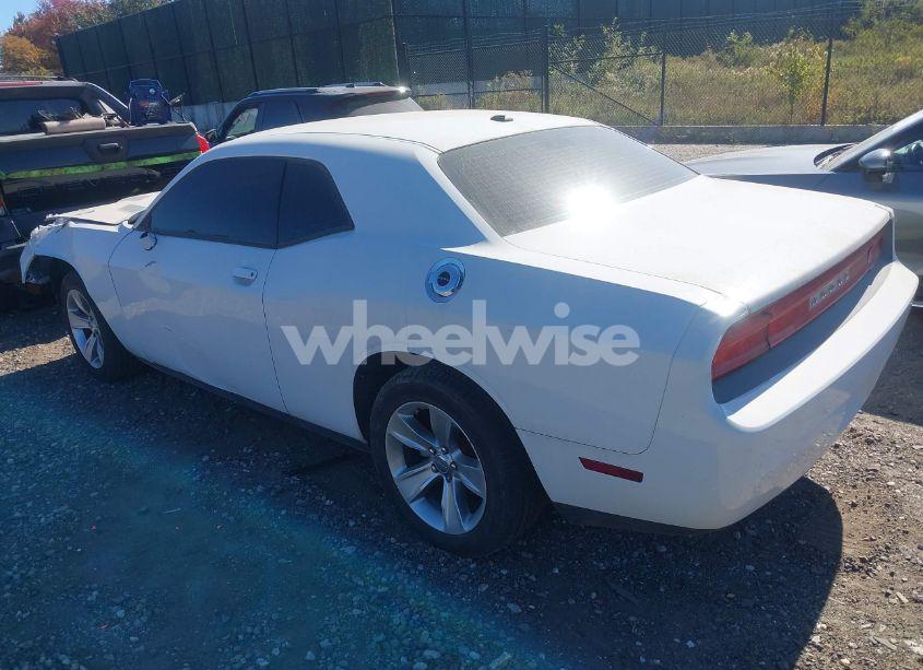 Photo 3 of 2021 Dodge Challenger SXT (VIN 2C3CDZAG1MH546880)