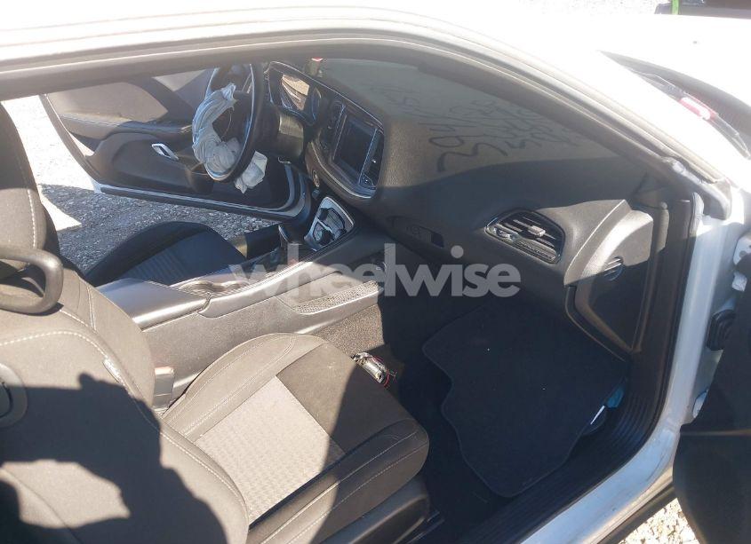 Photo 5 of 2021 Dodge Challenger SXT (VIN 2C3CDZAG1MH546880)