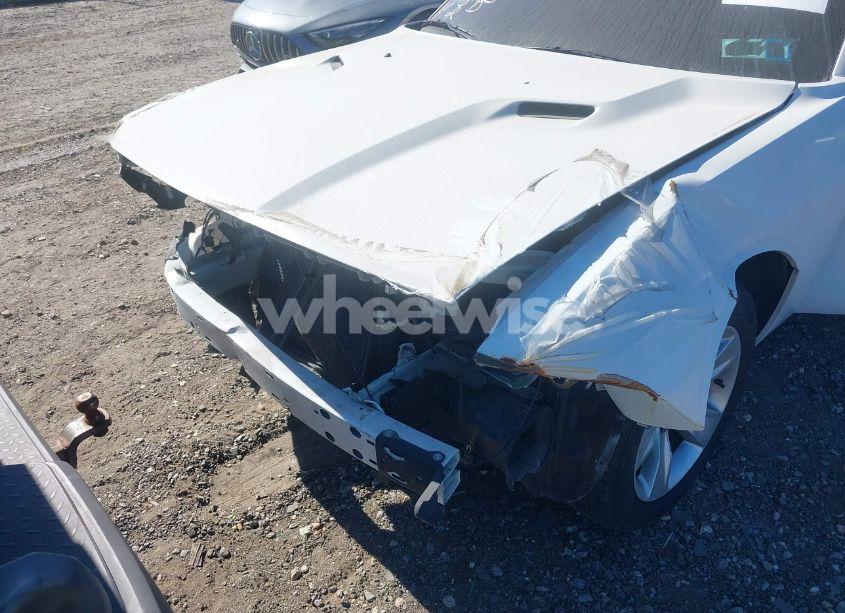 Photo 6 of 2021 Dodge Challenger SXT (VIN 2C3CDZAG1MH546880)