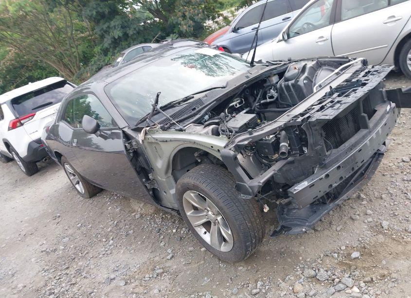 2021 Dodge Challenger SXT (VIN 2C3CDZAG1MH627040) main photo