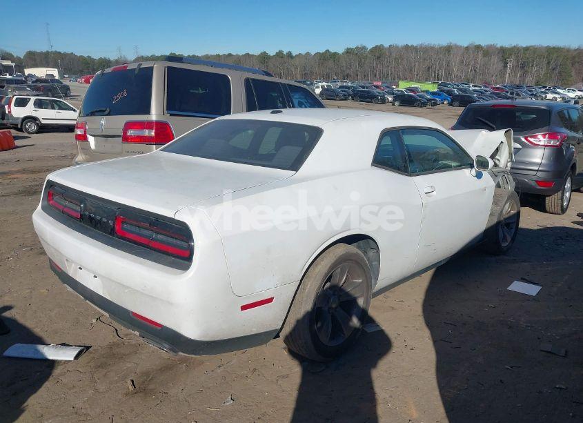 Photo 4 of 2015 Dodge Challenger SXT (VIN 2C3CDZAG2FH712231)
