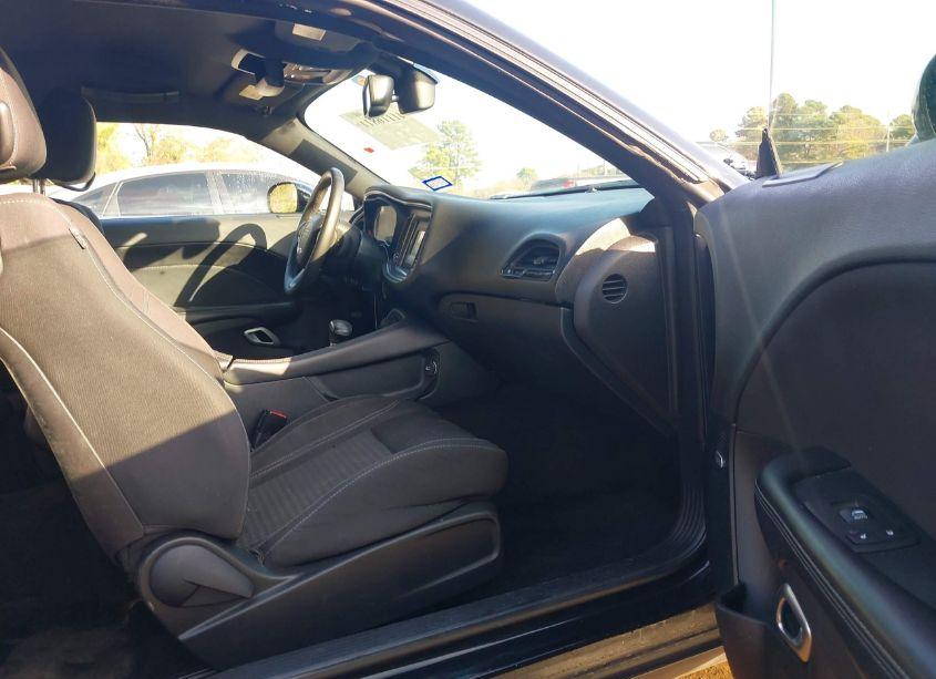 Photo 5 of 2015 Dodge Challenger SXT (VIN 2C3CDZAG2FH715193)