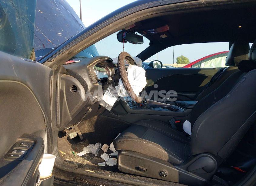 Photo 5 of 2016 Dodge Challenger SXT (VIN 2C3CDZAG2GH101004)