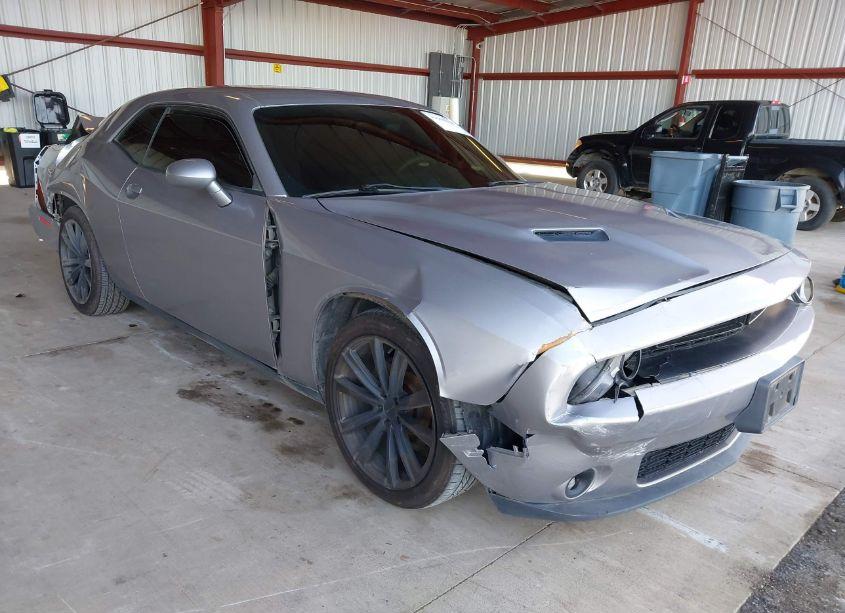 2016 Dodge Challenger SXT (VIN 2C3CDZAG2GH200101) main photo