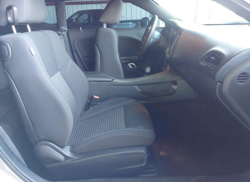 Photo 5 of 2016 Dodge Challenger SXT (VIN 2C3CDZAG2GH200101)