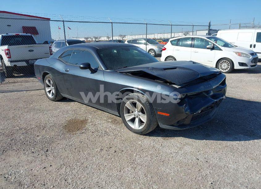 2016 Dodge Challenger SXT (VIN 2C3CDZAG2GH256328) main photo