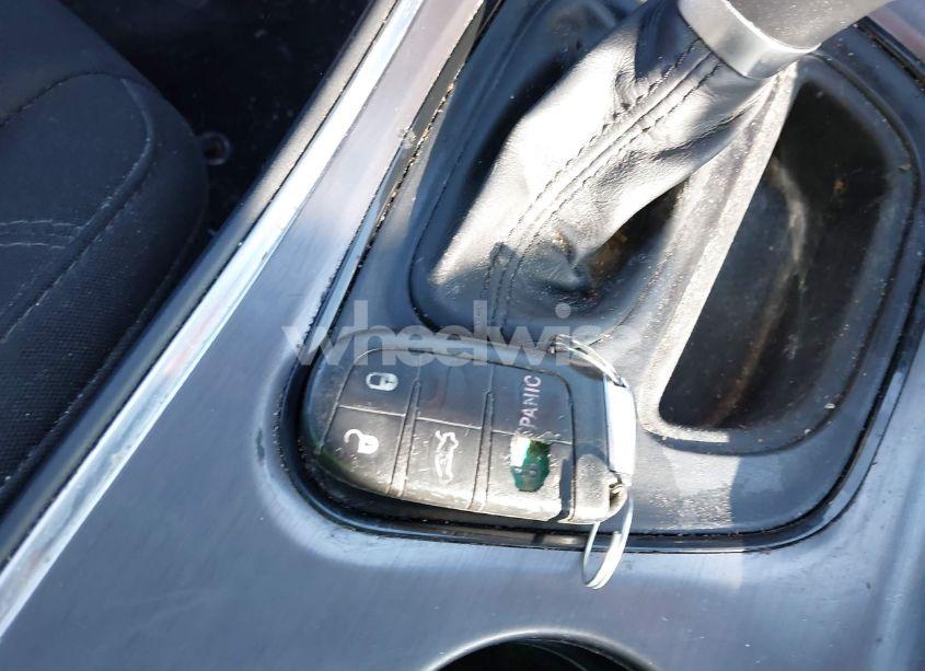 Photo 11 of 2016 Dodge Challenger SXT (VIN 2C3CDZAG2GH256328)