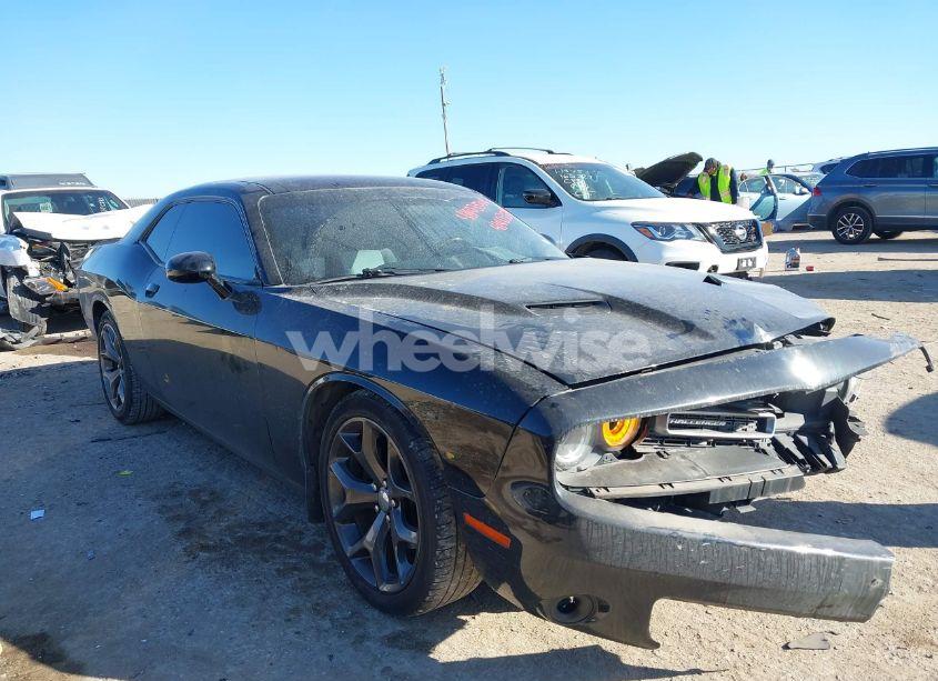 2016 Dodge Challenger SXT PLUS (VIN 2C3CDZAG2GH256698) main photo