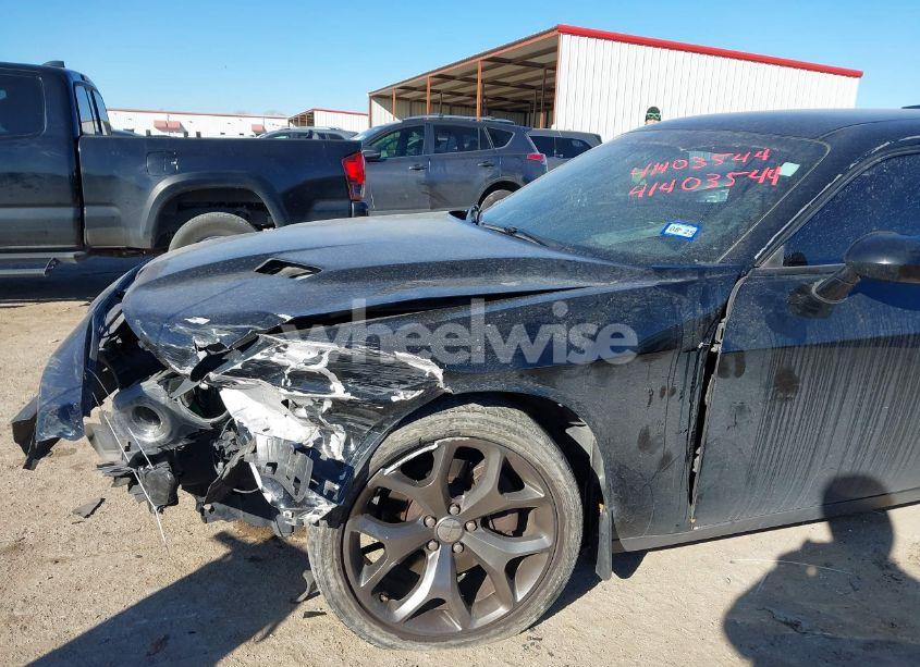 Photo 6 of 2016 Dodge Challenger SXT PLUS (VIN 2C3CDZAG2GH256698)