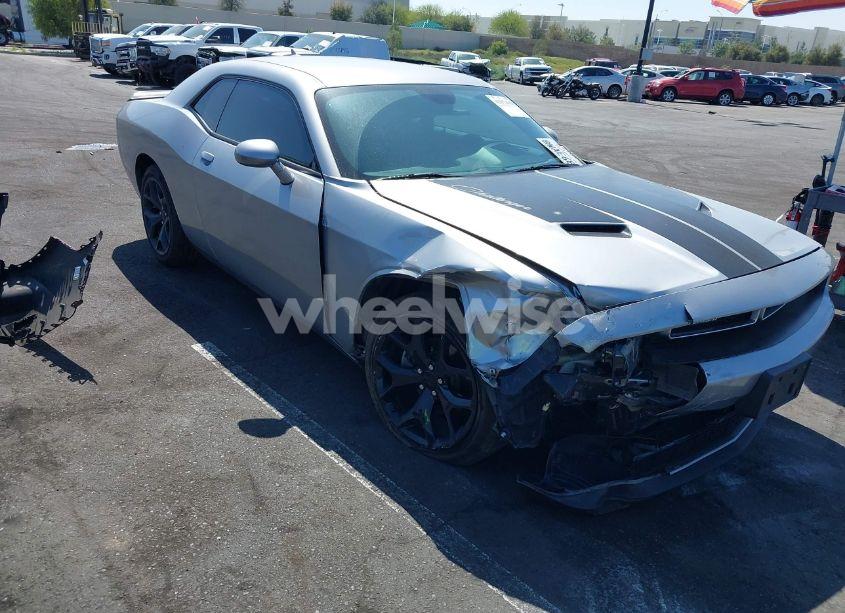 2016 Dodge Challenger SXT (VIN 2C3CDZAG2GH336292) main photo