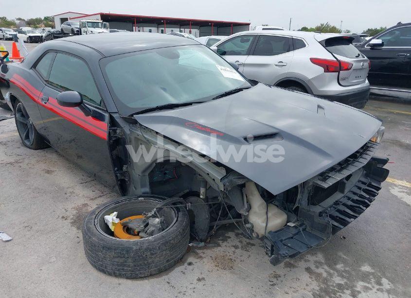 Photo 6 of 2017 Dodge Challenger SXT (VIN 2C3CDZAG2HH589064)