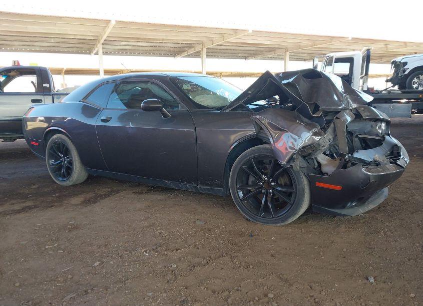 2018 Dodge Challenger SXT PLUS (VIN 2C3CDZAG2JH110843) main photo