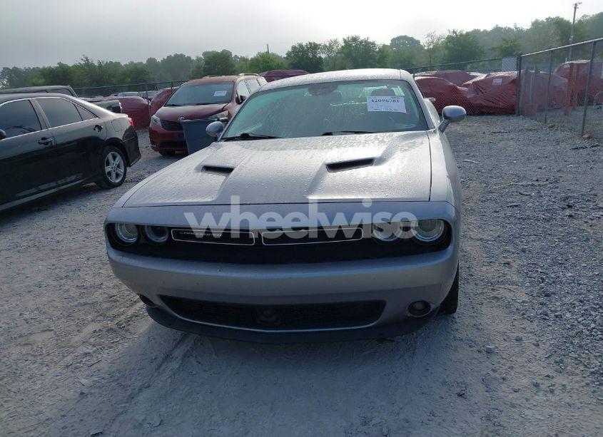 Photo 12 of 2018 Dodge Challenger SXT PLUS (VIN 2C3CDZAG2JH259026)
