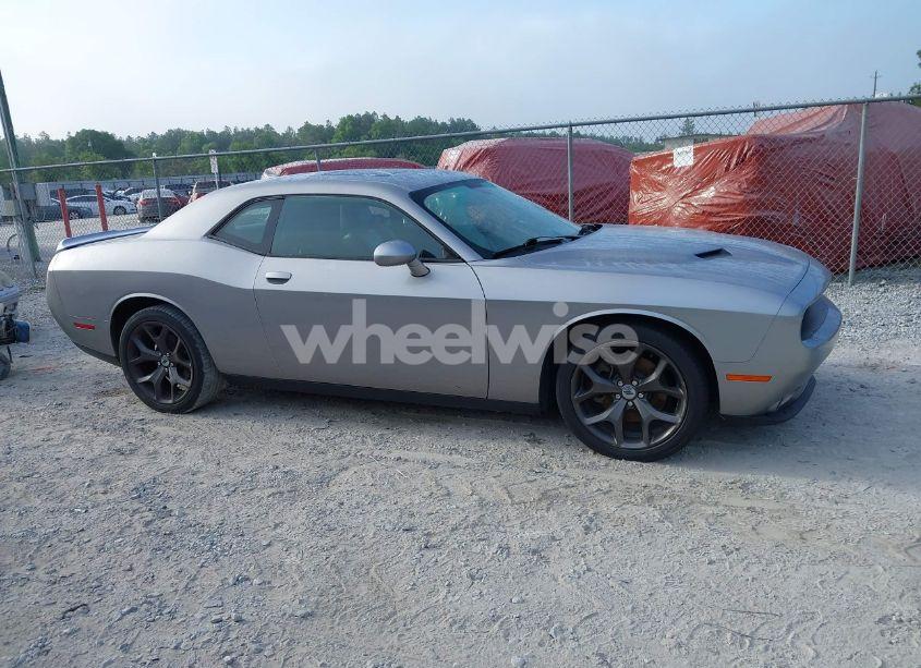 Photo 13 of 2018 Dodge Challenger SXT PLUS (VIN 2C3CDZAG2JH259026)