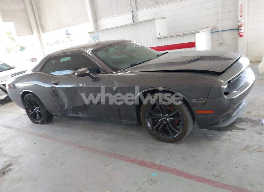 Photo 13 of 2018 Dodge Challenger SXT PLUS (VIN 2C3CDZAG2JH280295)