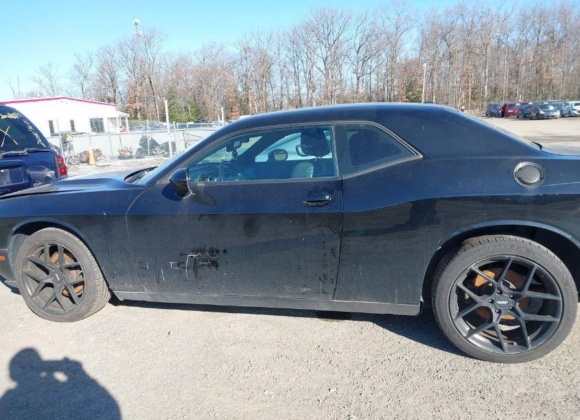 Photo 13 of 2018 Dodge Challenger SXT (VIN 2C3CDZAG2JH325395)