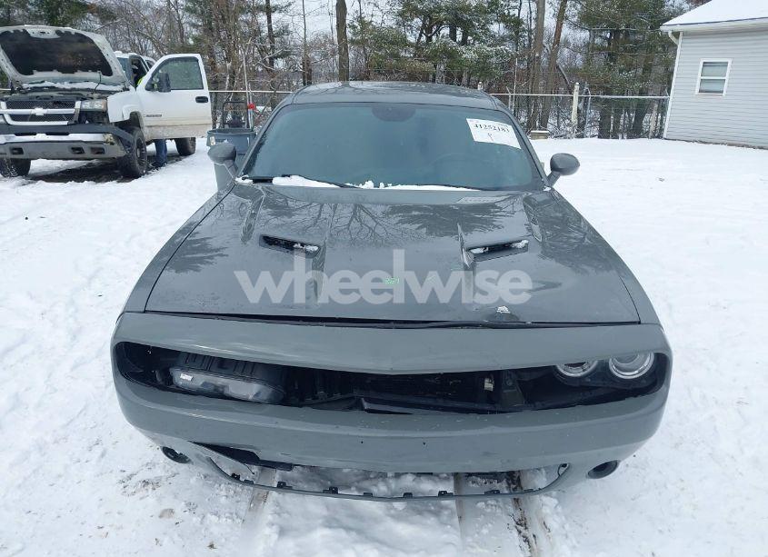 Photo 13 of 2019 Dodge Challenger SXT (VIN 2C3CDZAG2KH619865)