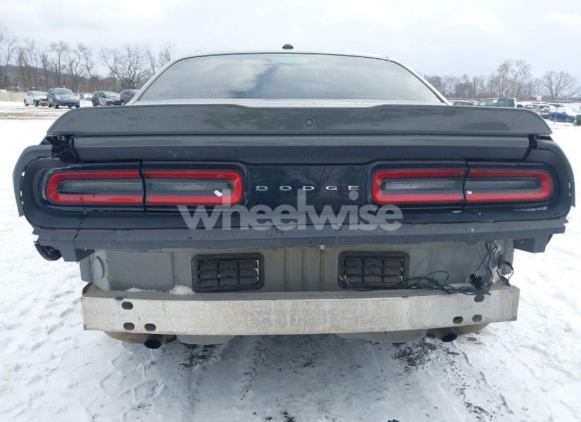 Photo 6 of 2019 Dodge Challenger SXT (VIN 2C3CDZAG2KH619865)