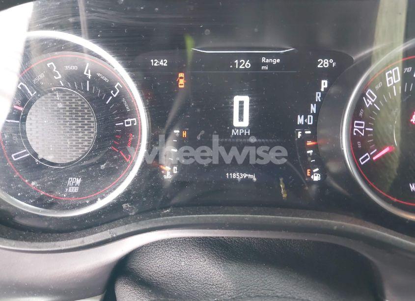 Photo 7 of 2019 Dodge Challenger SXT (VIN 2C3CDZAG2KH619865)