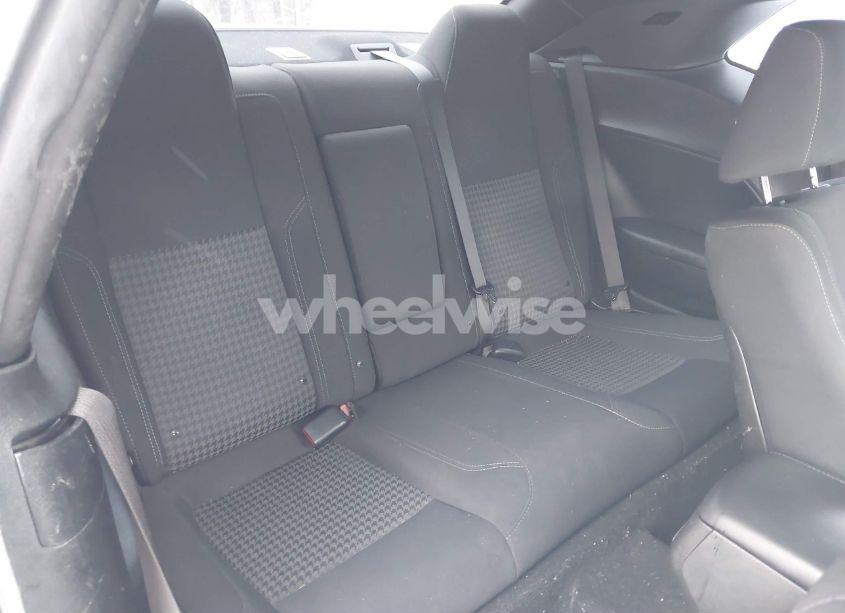 Photo 8 of 2019 Dodge Challenger SXT (VIN 2C3CDZAG2KH619865)