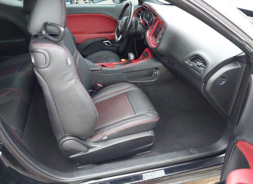 Photo 5 of 2019 Dodge Challenger SXT (VIN 2C3CDZAG2KH751234)