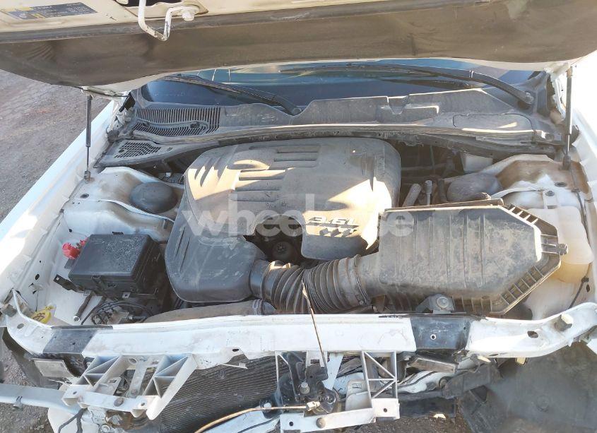 Photo 10 of 2020 Dodge Challenger SXT (VIN 2C3CDZAG2LH174447)