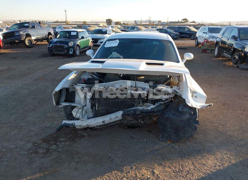 Photo 13 of 2020 Dodge Challenger SXT (VIN 2C3CDZAG2LH174447)