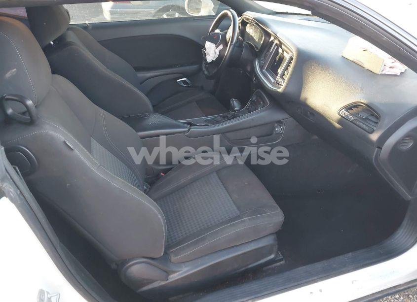 Photo 5 of 2020 Dodge Challenger SXT (VIN 2C3CDZAG2LH174447)