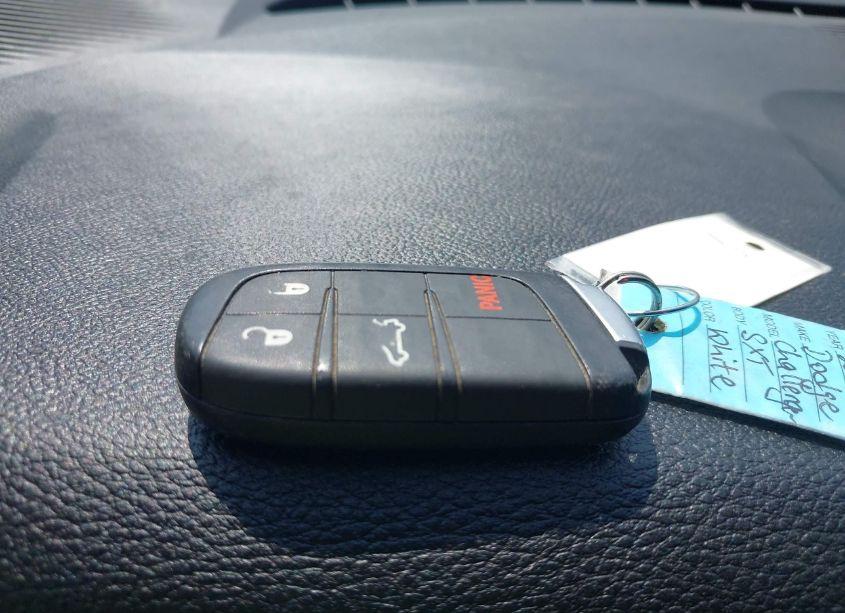 Photo 11 of 2021 Dodge Challenger SXT (VIN 2C3CDZAG2MH573151)