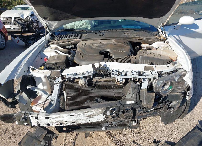 Photo 10 of 2022 Dodge Challenger SXT (VIN 2C3CDZAG2NH223598)