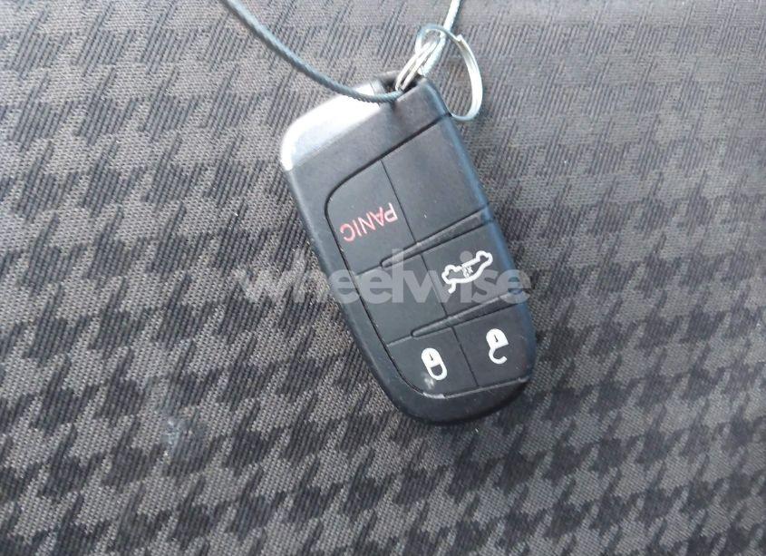 Photo 11 of 2015 Dodge Challenger SXT (VIN 2C3CDZAG3FH718944)