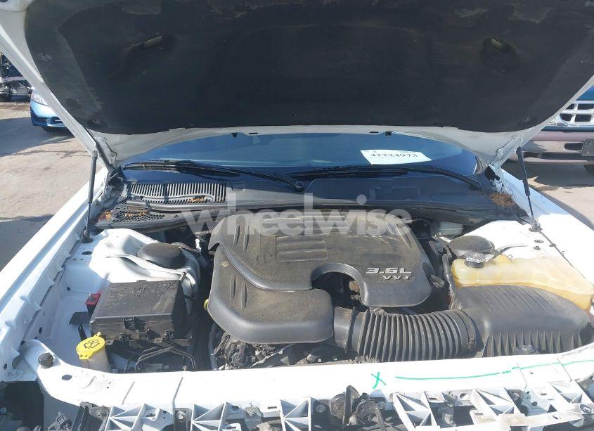 Photo 10 of 2015 Dodge Challenger SXT (VIN 2C3CDZAG3FH861134)