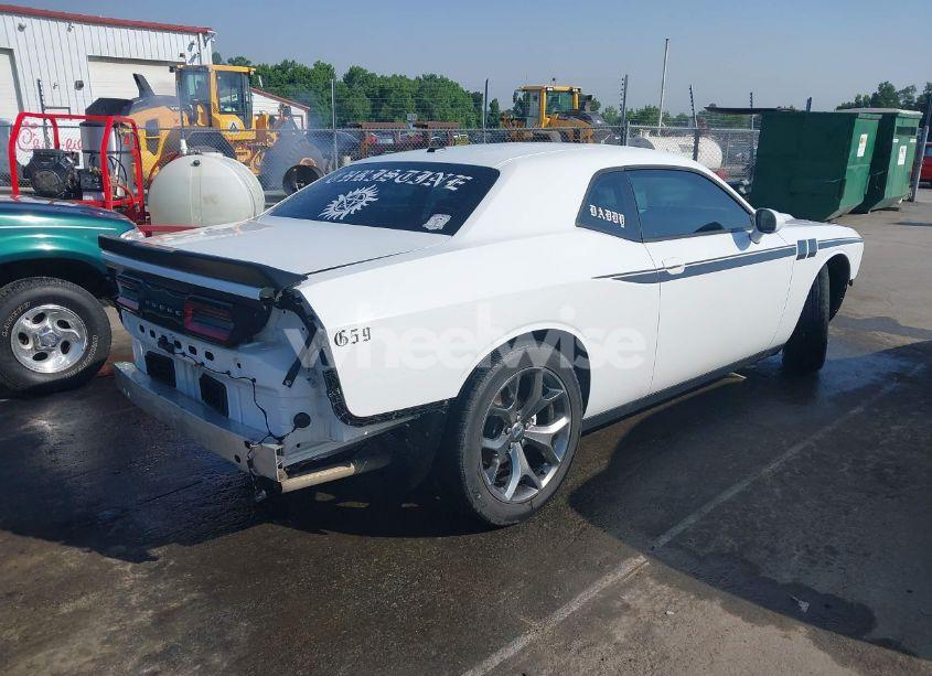 Photo 4 of 2015 Dodge Challenger SXT (VIN 2C3CDZAG3FH861134)