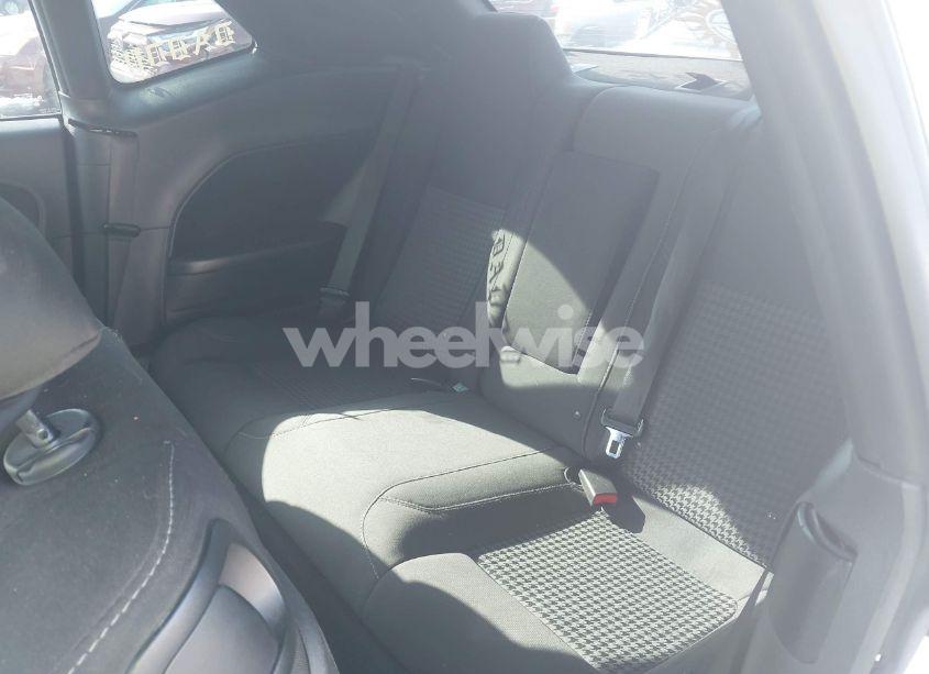 Photo 8 of 2015 Dodge Challenger SXT (VIN 2C3CDZAG3FH861134)