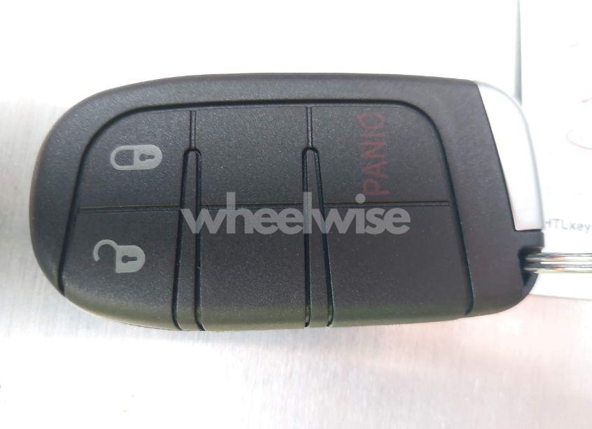 Photo 11 of 2016 Dodge Challenger SXT (VIN 2C3CDZAG3GH102095)