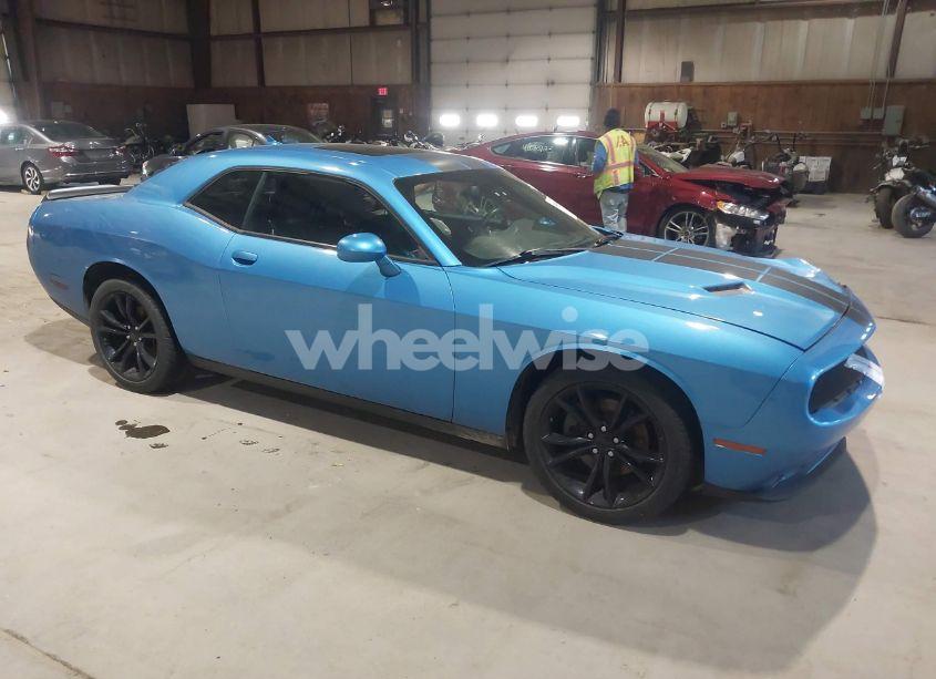 2016 Dodge Challenger SXT PLUS (VIN 2C3CDZAG3GH143214) main photo