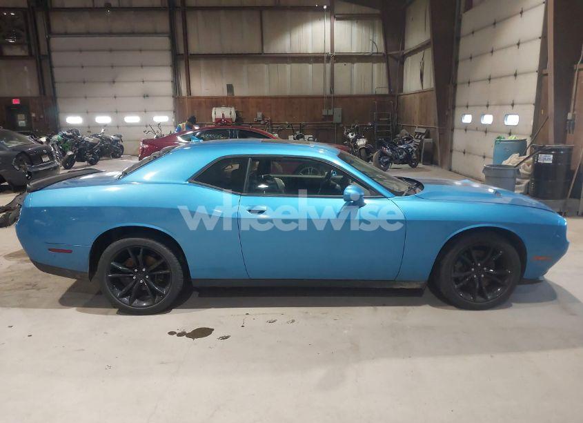 Photo 13 of 2016 Dodge Challenger SXT PLUS (VIN 2C3CDZAG3GH143214)