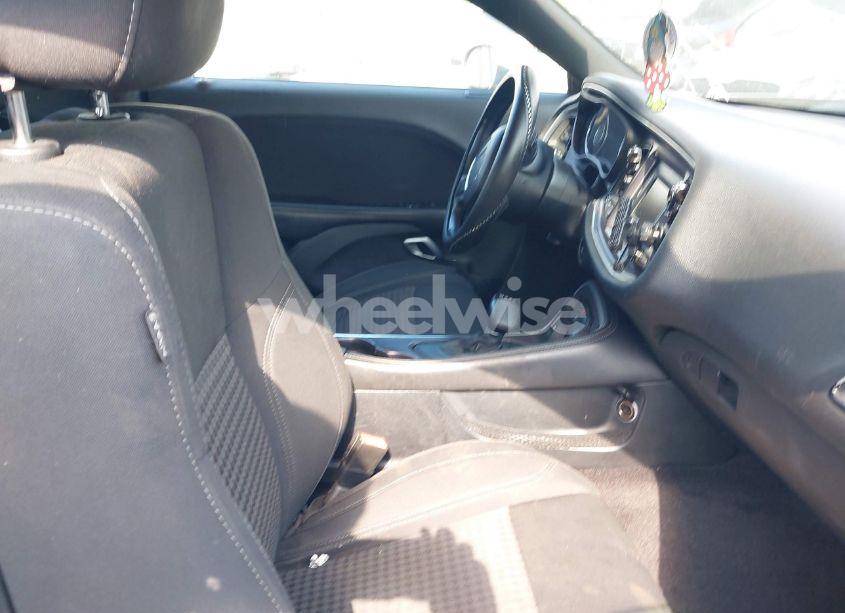 Photo 5 of 2016 Dodge Challenger SXT (VIN 2C3CDZAG3GH153080)