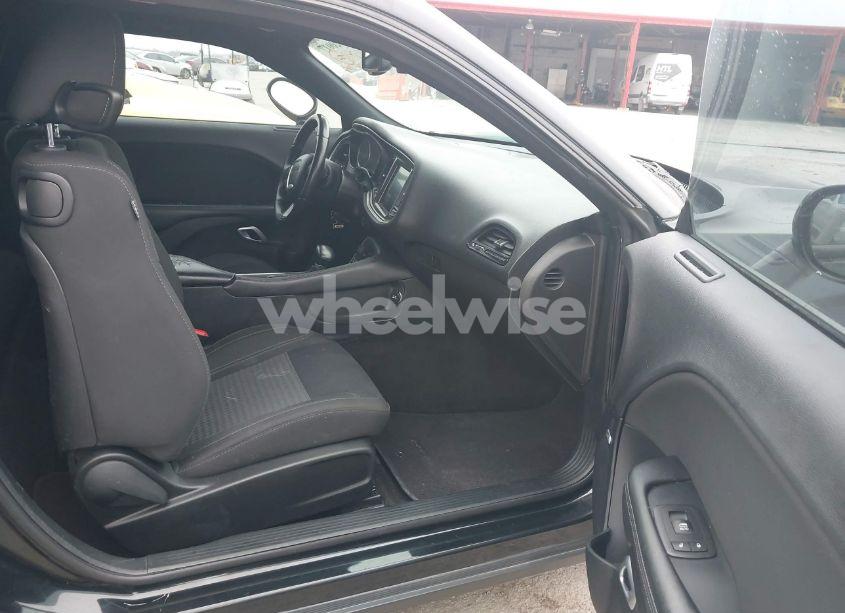 Photo 5 of 2016 Dodge Challenger SXT (VIN 2C3CDZAG3GH331652)