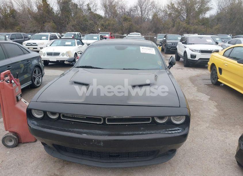 Photo 6 of 2016 Dodge Challenger SXT (VIN 2C3CDZAG3GH331652)