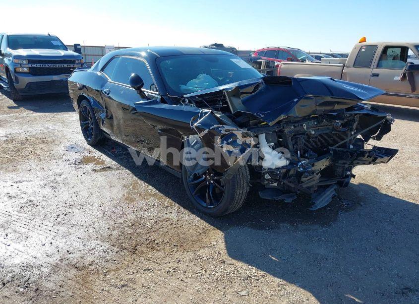 2017 Dodge Challenger SXT (VIN 2C3CDZAG3HH613906) main photo