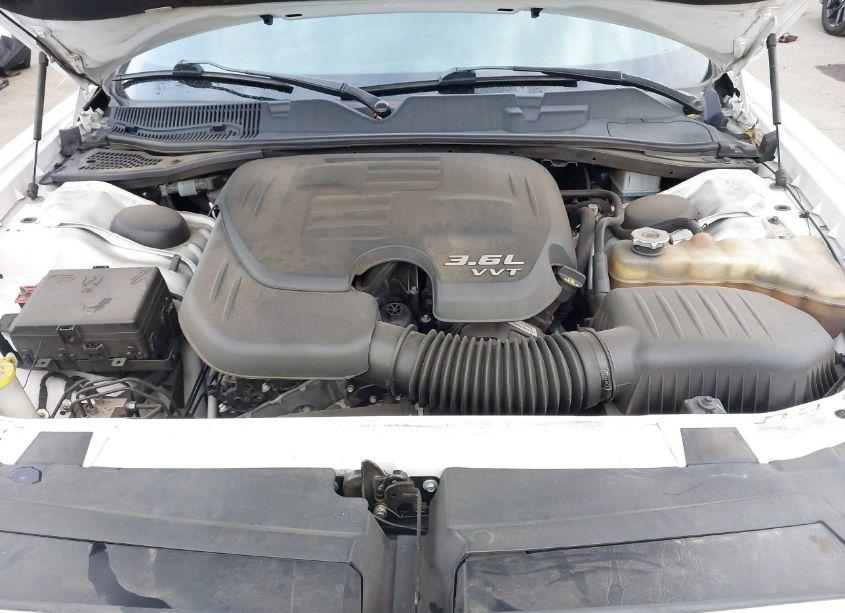 Photo 10 of 2018 Dodge Challenger SXT (VIN 2C3CDZAG3JH183705)