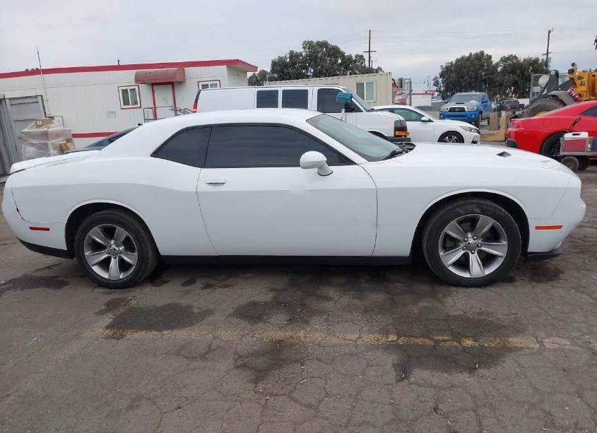 Photo 13 of 2018 Dodge Challenger SXT (VIN 2C3CDZAG3JH183705)