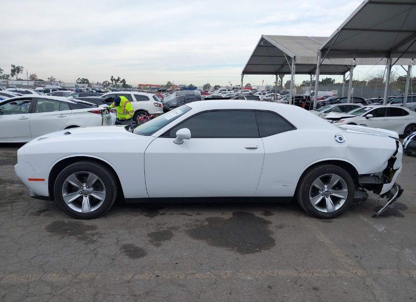 Photo 14 of 2018 Dodge Challenger SXT (VIN 2C3CDZAG3JH183705)