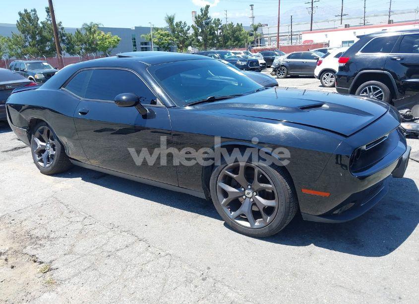 2018 Dodge Challenger SXT PLUS (VIN 2C3CDZAG3JH258838) main photo