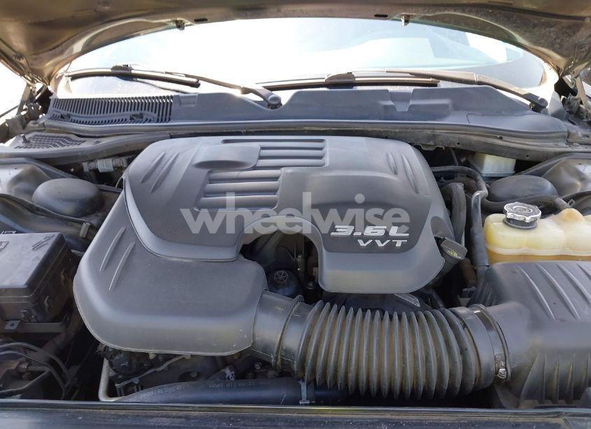 Photo 10 of 2018 Dodge Challenger SXT PLUS (VIN 2C3CDZAG3JH258838)